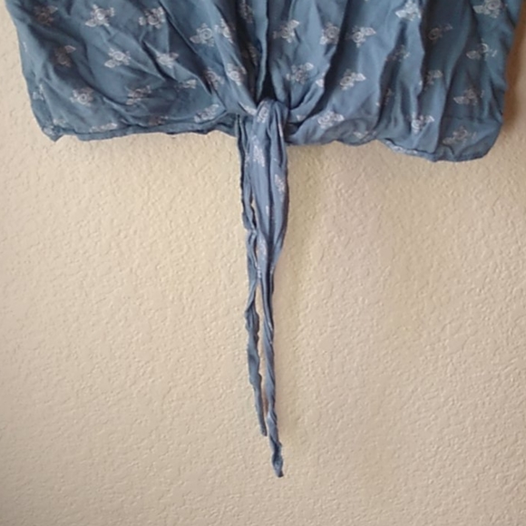 Modbe Viscose blue bird pattern tie button top - Picture 4 of 5